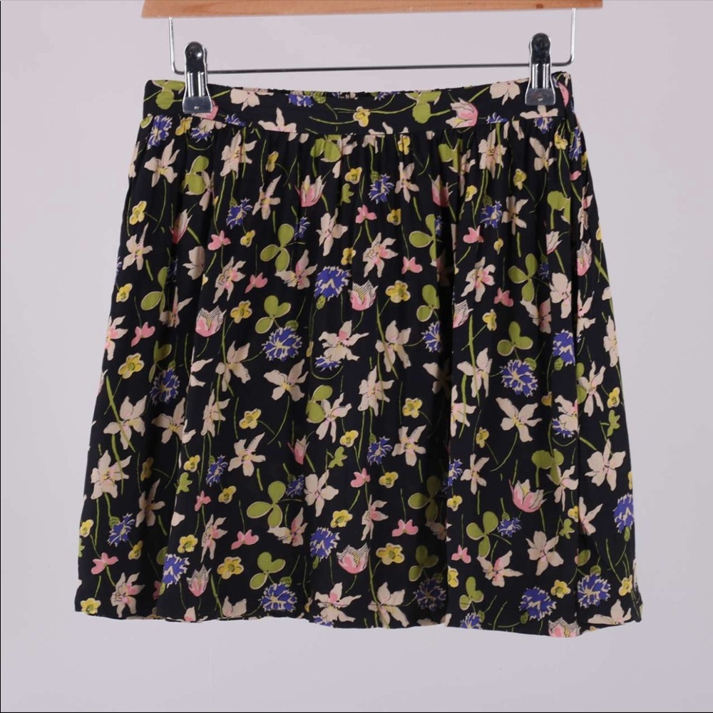 Topshop Mini-Skirt with Multicoloured Floral Print